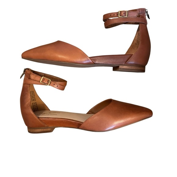 Seychelles Brown Flats with Pointed Toe and d'Orsay Cut - Picture 5 of 8